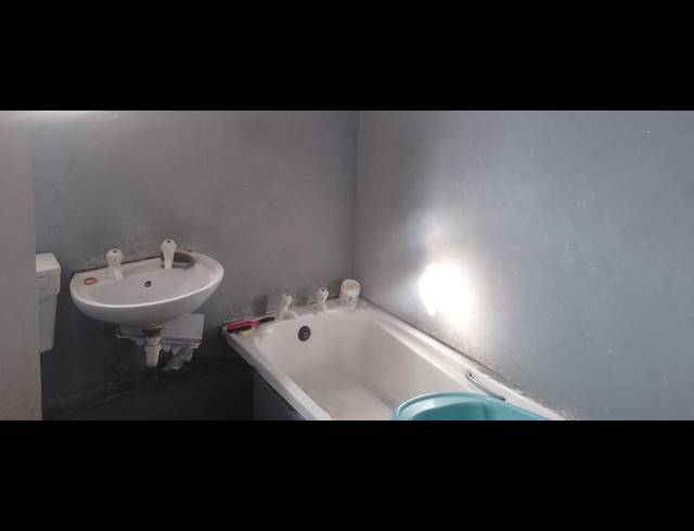 2 BEDROOM HOUSE FOR SALE IN THE HAGUE